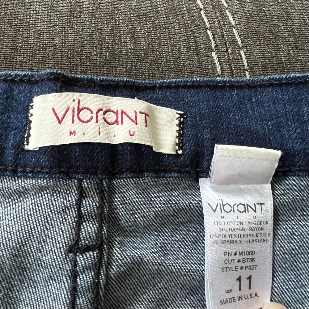 Vibrant M.I.U. Women’s distressed Skinny Jeans| Blue | Size 11 - Picture 4 of 4